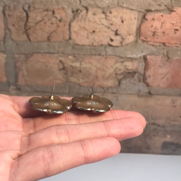 Flower power pearl earrings - Picture 3 of 3